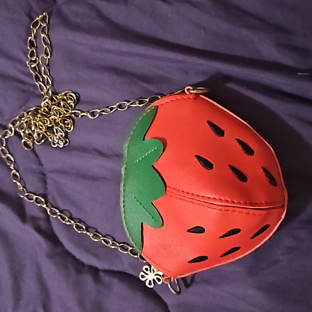 Small Strawberry Handbag w/ Chain